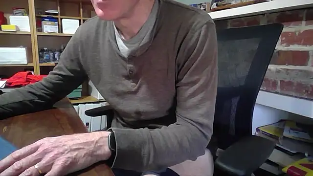 Snapshot of jiggy77777 chatting on 09/17/25, 10:56 jiggy77777 online show from 09/17/25, 10:56
