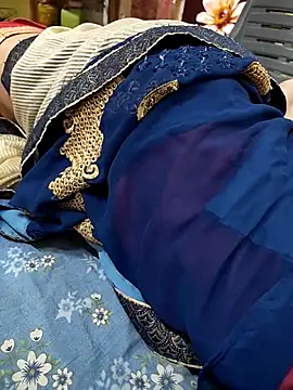 COUPLLE VILLAGE online show from 02/13/26, 09:15