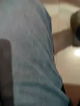 COUPLLE VILLAGE online show from 12/22/25, 10:04