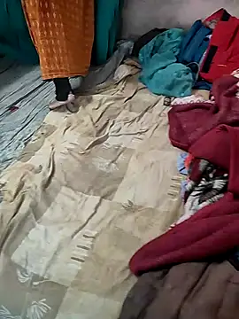 COUPLLE VILLAGE online show from 12/03/25, 02:45