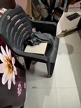 COUPLLE VILLAGE online show from 12/15/25, 02:50