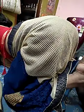 COUPLLE VILLAGE online show from 02/02/26, 07:46