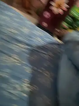 COUPLLE VILLAGE online show from 11/27/25, 02:45