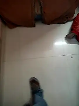 COUPLLE VILLAGE online show from 12/05/25, 02:54