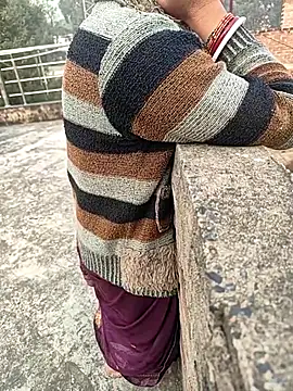 COUPLLE VILLAGE online show from 11/21/25, 02:54