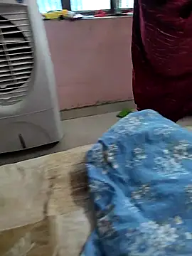 COUPLLE VILLAGE online show from 10/30/25, 02:21