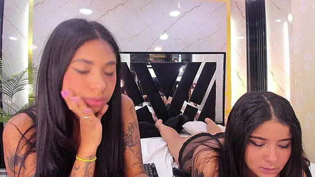 Snapshot of Lia-Anahiz chatting on 03/01/25, 03:21 Lia-Anahiz online show from 03/01/25, 03:21