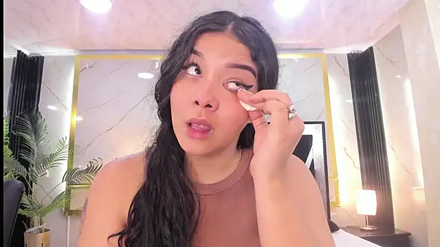 Snapshot of Lia-Anahiz chatting on 03/07/25, 01:29 Lia-Anahiz online show from 03/07/25, 01:29