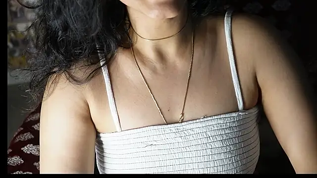 Snapshot of -AyeshaSinghania- chatting on 03/11/25, 04:18 -AyeshaSinghania- online show from 03/11/25, 04:18