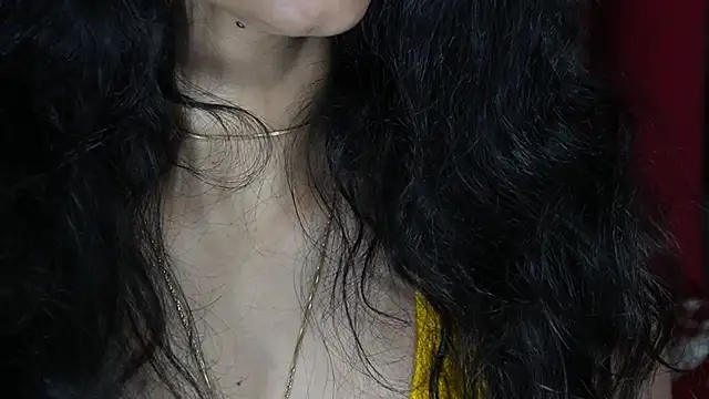 Snapshot of -AyeshaSinghania- chatting on 02/19/25, 02:55 -AyeshaSinghania- online show from 02/19/25, 02:55