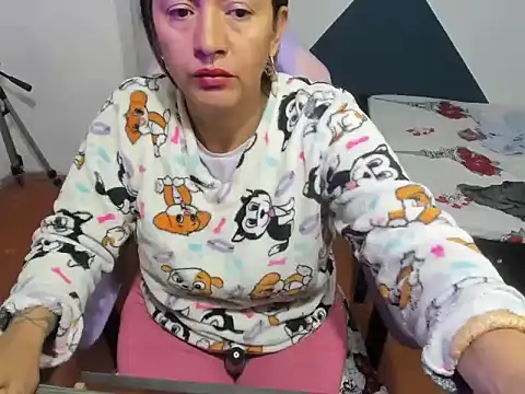 daleska ayala 1 online show from 10/30/25, 01:37