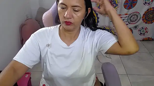 daleska ayala 1 online show from 01/11/26, 03:30