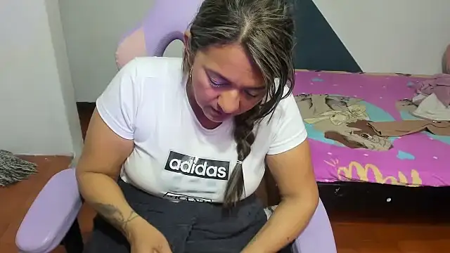 daleska ayala 1 online show from 10/21/25, 07:57