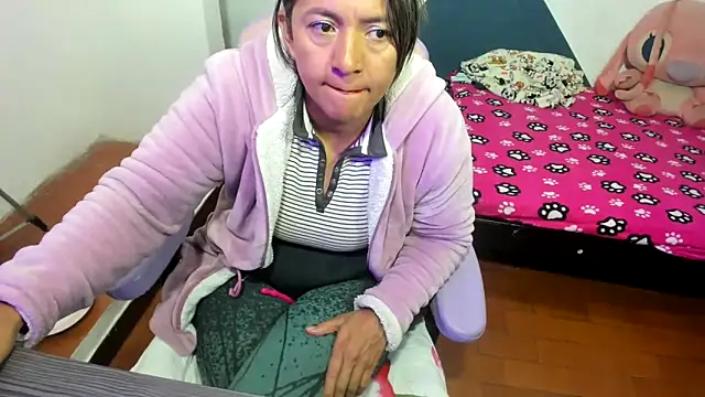 daleska ayala 1 online show from 11/12/25, 10:24