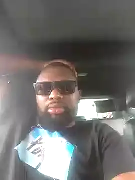 Snapshot of Yardie_bone chatting on 03/05/25, 11:28 Yardie bone online show from 03/05/25, 11:28