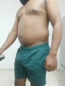 Snapshot of Yardie_bone chatting on 12/19/25, 04:31 Yardie bone online show from 12/19/25, 04:31