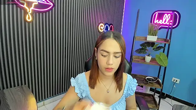 emily roberts1 online show from 11/08/25, 04:38