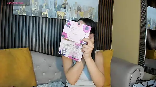 emily roberts1 online show from 09/24/25, 12:55