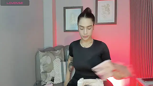 emily roberts1 online show from 09/30/25, 01:06