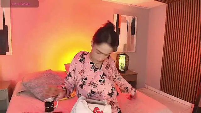 emily roberts1 online show from 10/03/25, 01:01