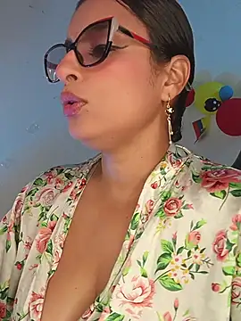 Snapshot of Alizon_1 chatting on 07/02/26, 07:31 Alizon 1 online show from 07/02/26, 07:31
