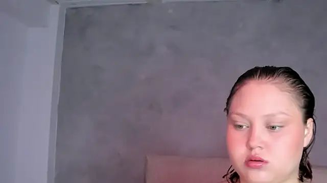 YuliCardona  online show from 06/23/26, 05:44