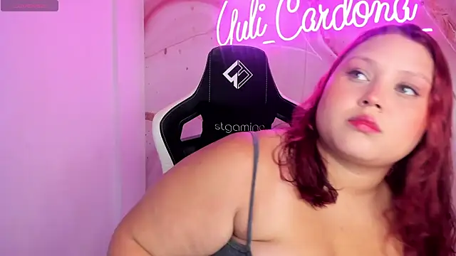 Snapshot of YuliCardona_ chatting on 10/22/25, 08:41 YuliCardona online show from 10/22/25, 08:41