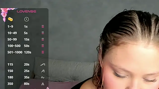 YuliCardona  online show from 06/08/26, 07:47