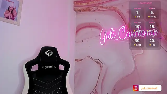 YuliCardona  online show from 12/20/25, 10:56