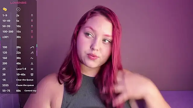 Snapshot of YuliCardona_ chatting on 10/17/25, 07:48 YuliCardona online show from 10/17/25, 07:48