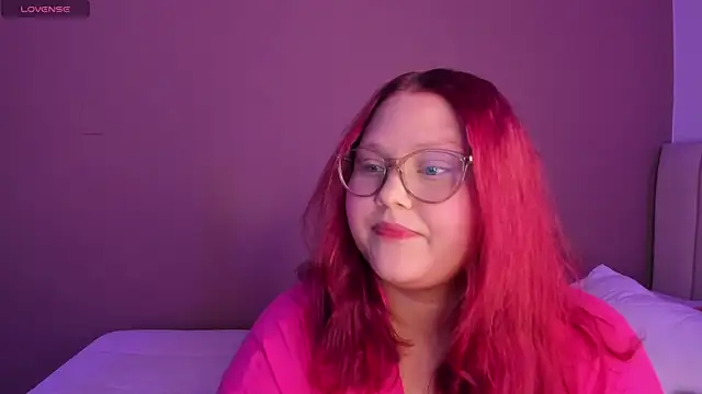 Snapshot of YuliCardona_ chatting on 10/16/25, 09:34 YuliCardona online show from 10/16/25, 09:34