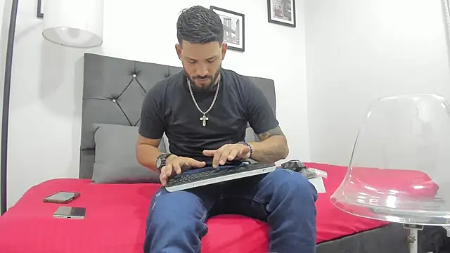 Snapshot of Thiagogomez chatting on 02/04/26, 07:09 Thiagogomez online show from 02/04/26, 07:09