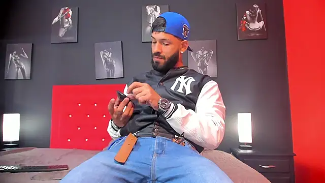 Snapshot of Thiagogomez chatting on 01/13/25, 12:35 Thiagogomez online show from 01/13/25, 12:35