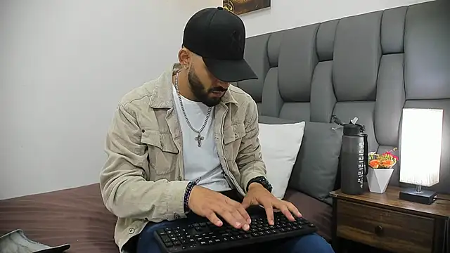 Snapshot of Thiagogomez chatting on 02/07/26, 02:03 Thiagogomez online show from 02/07/26, 02:03