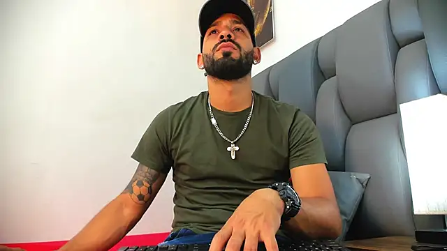 Thiagogomez online show from 04/22/26, 07:42