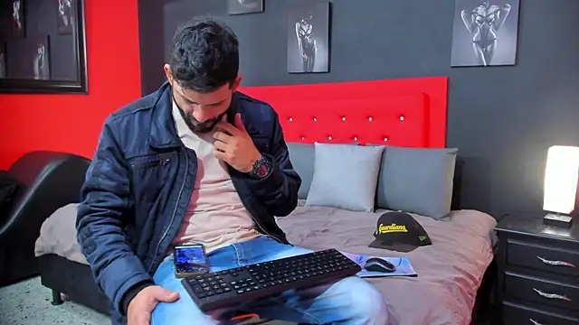 Snapshot of Thiagogomez chatting on 10/07/25, 12:28 Thiagogomez online show from 10/07/25, 12:28