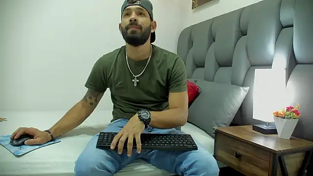 Thiagogomez online show from 03/04/26, 07:21