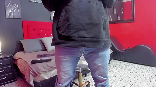 Snapshot of Thiagogomez chatting on 10/18/25, 12:40 Thiagogomez online show from 10/18/25, 12:40