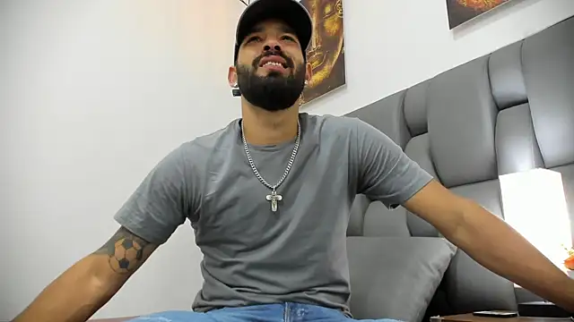 Snapshot of Thiagogomez chatting on 03/03/26, 07:10 Thiagogomez online show from 03/03/26, 07:10