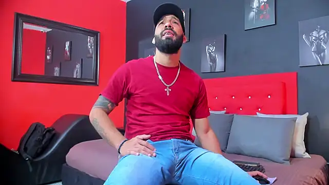 Snapshot of Thiagogomez chatting on 09/11/25, 12:27 Thiagogomez online show from 09/11/25, 12:27