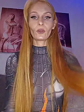 LessiaMia online show from 11/18/25, 03:37