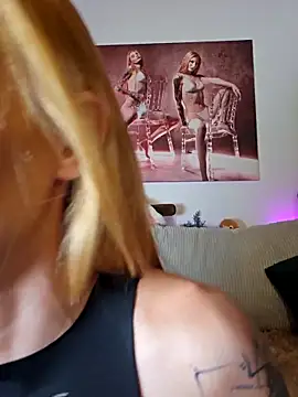 LessiaMia online show from 03/24/26, 05:02