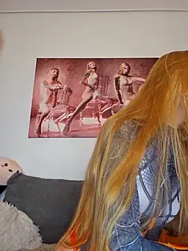 LessiaMia online show from 10/30/25, 05:32