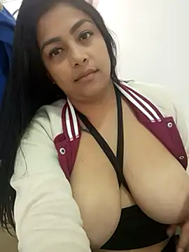 ViolettAndCandy online show from 02/20/25, 06:35