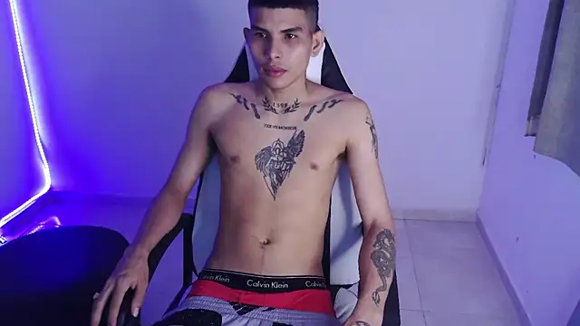 hot king20 online show from 12/14/25, 09:31