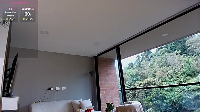 Helenbronwx online show from 11/25/25, 10:10