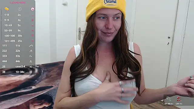 Snapshot of cumfun chatting on 11/18/25, 09:23 cumfun online show from 11/18/25, 09:23