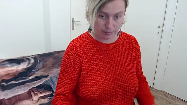 Snapshot of cumfun chatting on 11/18/25, 10:34 cumfun online show from 11/18/25, 10:34