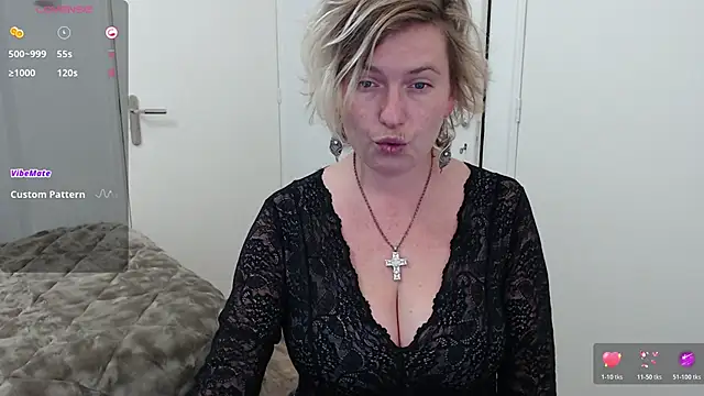 Snapshot of cumfun chatting on 12/16/25, 02:10 cumfun online show from 12/16/25, 02:10