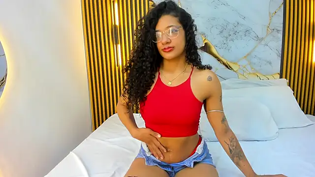 Snapshot of Bonny_ebony1 chatting on 09/24/25, 11:39 Bonny ebony1 online show from 09/24/25, 11:39